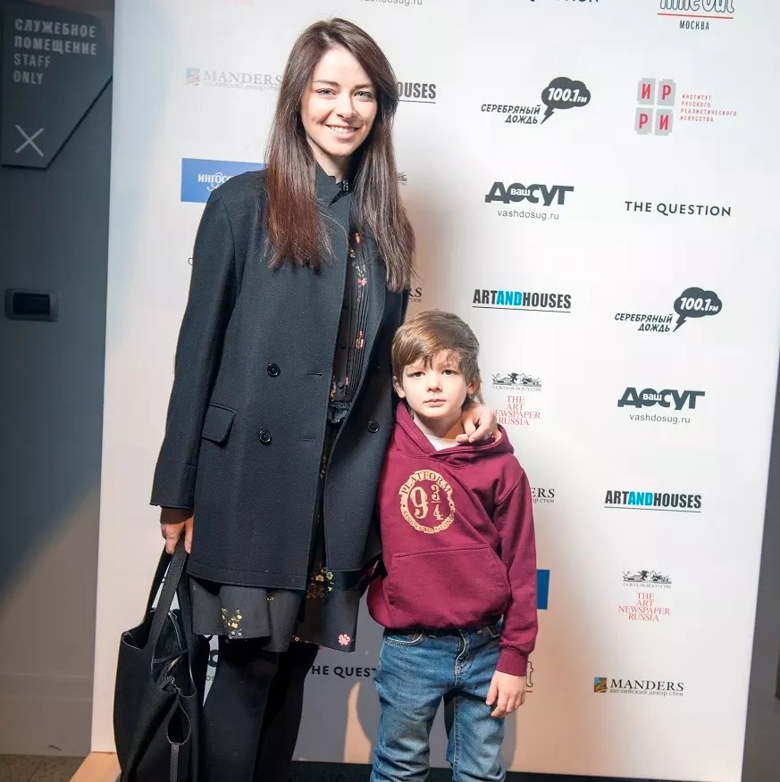 Родились в Америке и имеют гражданство США : Как выглядят дети актрисы Марины Александровой от продюсера