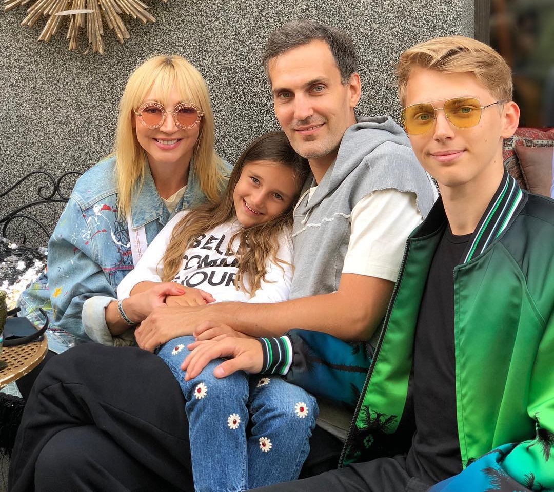 «Настоящая — супермодель»: Кристина Орбакайте устроила фотосессию с дочерью на её 14-летие