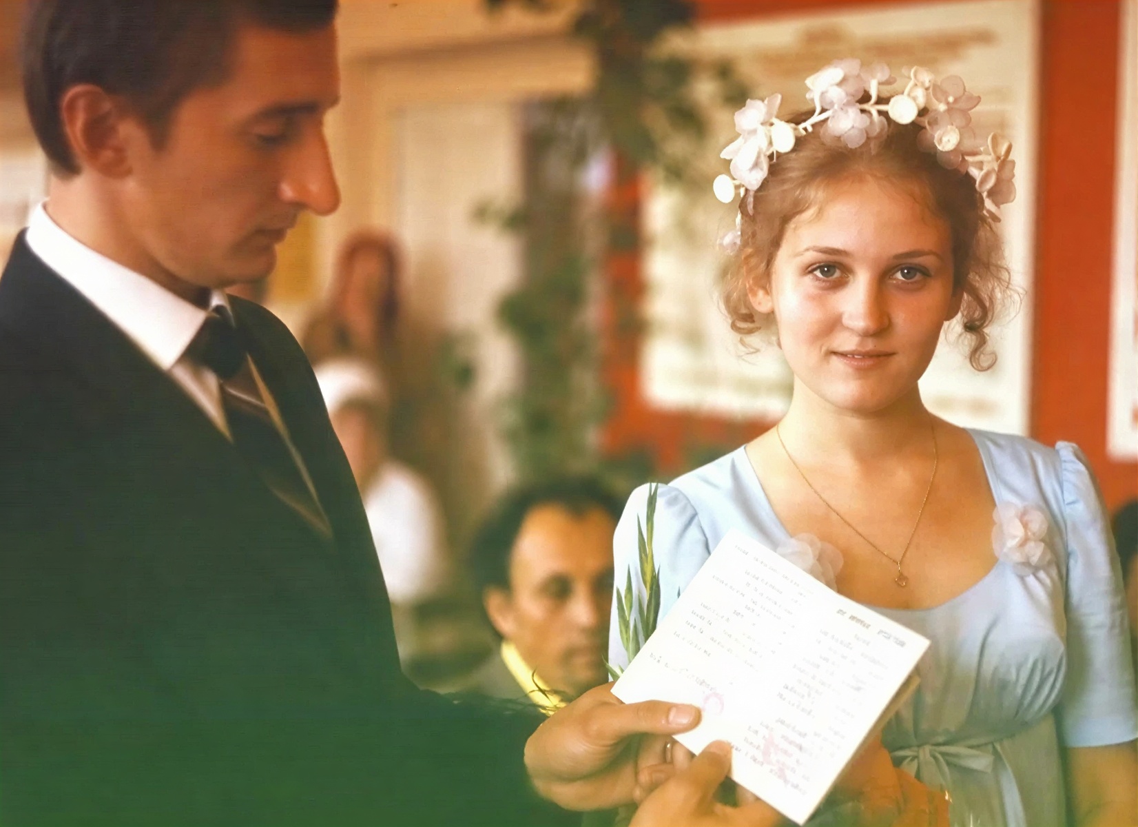 Служил в стройбате, 45 лет в браке с одной женщиной, сын - знаменитая модель. Как сегодня живет Александр Лыков