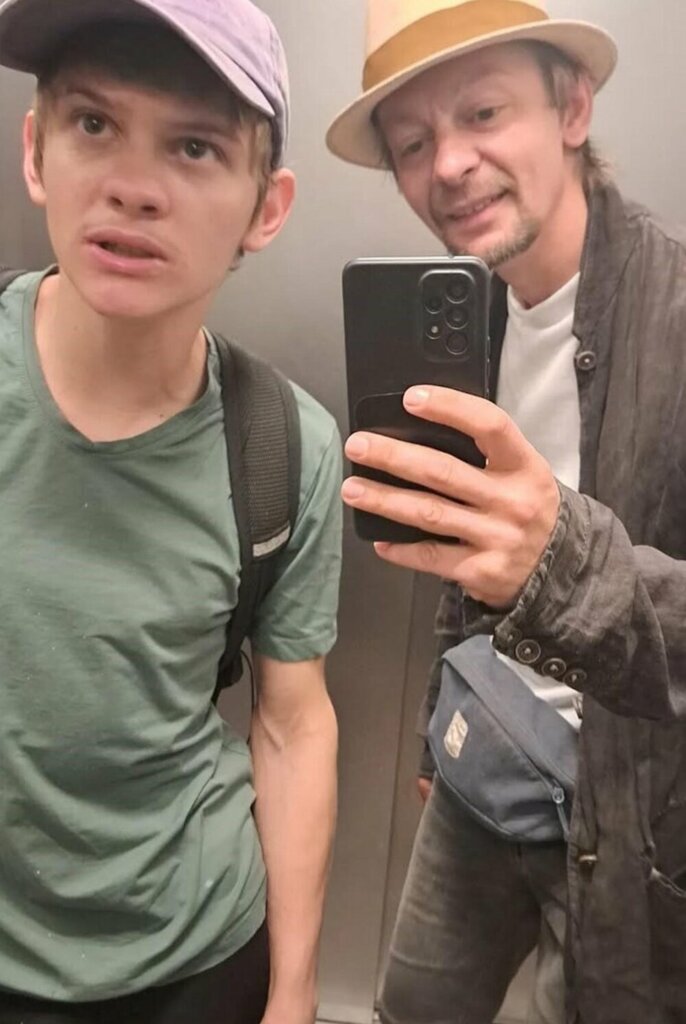 «Назад дороги нет»: Почему Евгений Кулаков с больным сыном переехал в Израиль. Как живет его семья