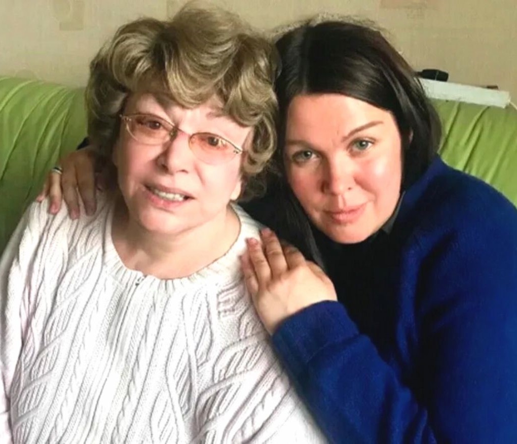 Живет одна в деревне, проблемы со здоровьем: Куда пропала Эдита Пьеха и как сейчас живет