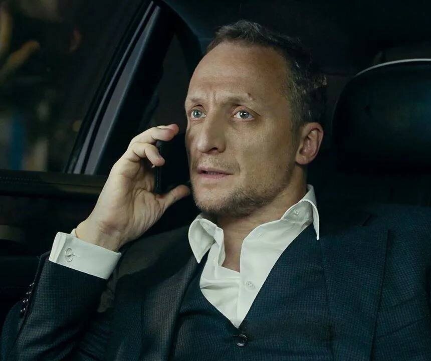 Ушёл от жены с 4-мя детьми и особенным сыном. Как теперь живёт актёр из «Содержанок» Владимир Мишуков и его дети