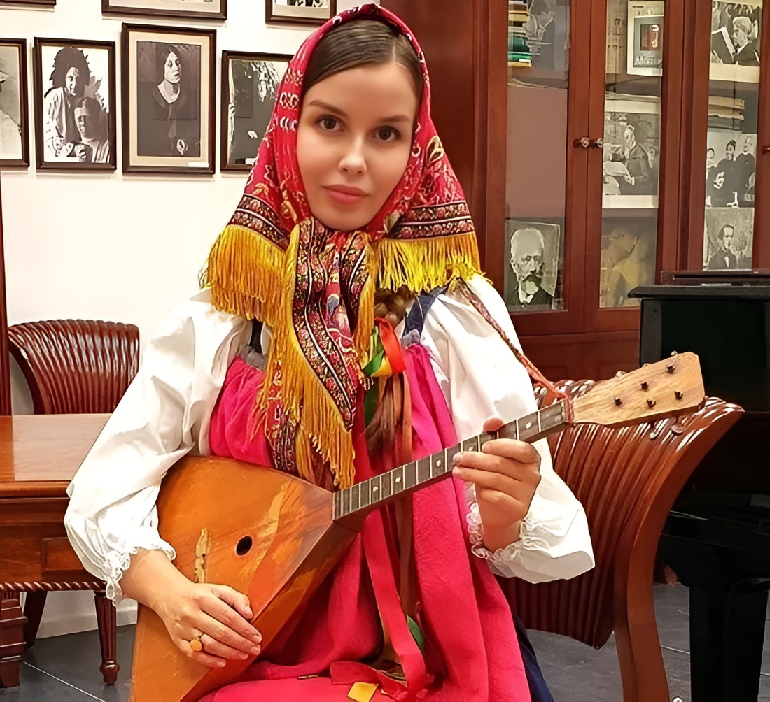 Песня "Матушка", дочка от красавца - мужа и конкуренция с Shaman. Как живет певица Татьяна Куртукова