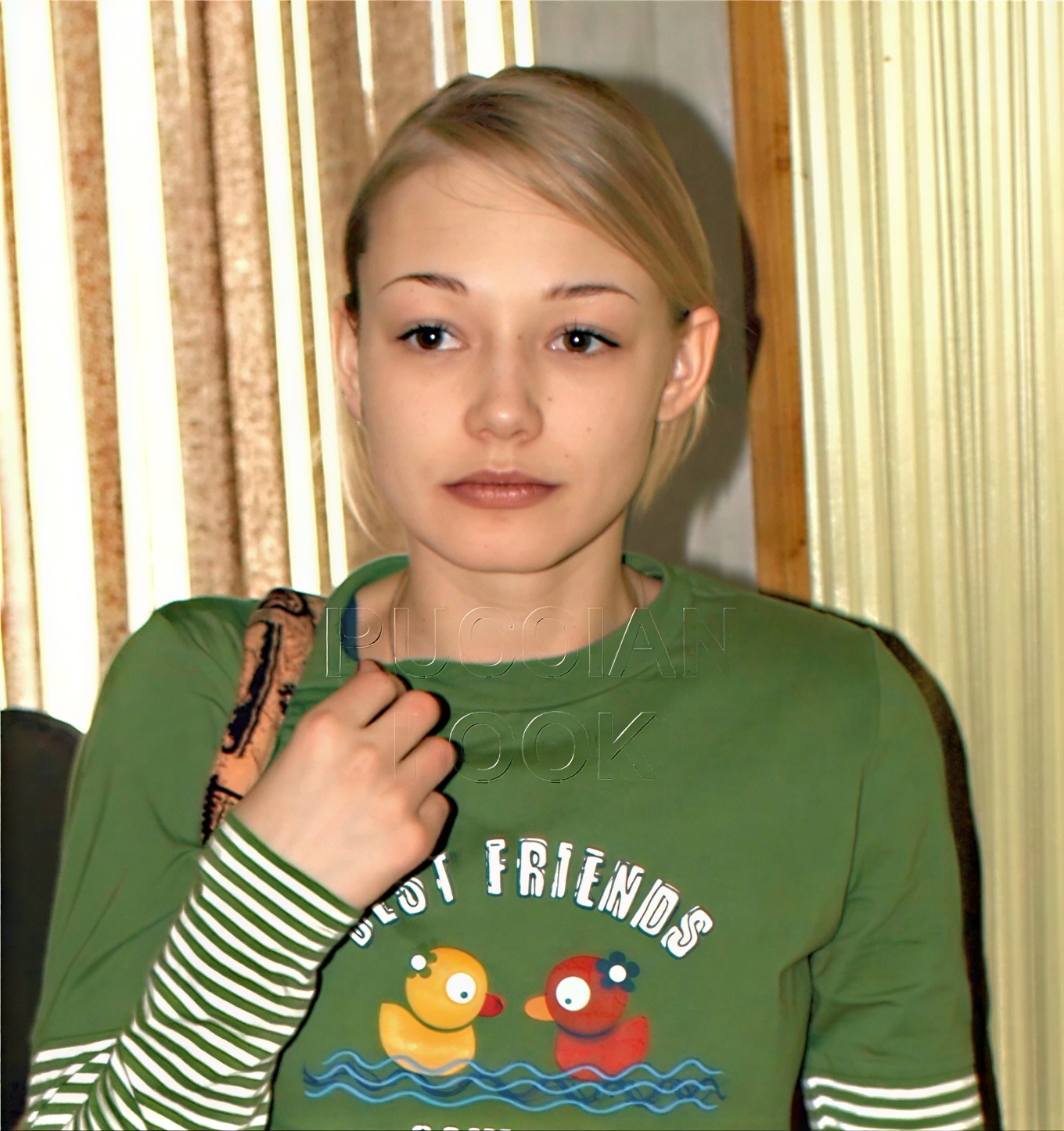 Закончила школу в 21, оставила детей бывшему мужу, беременна от Козовского . Как сейчас живет Оксана Акиньшина