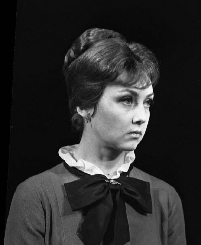 Звезда «Шерлока Холмса», знаменитые мужья и дочь-актриса: Судьба 80-ти летней Валентины Паниной