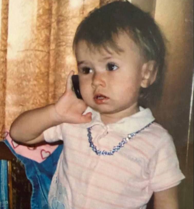 Мама-бизнесвумен и отец-полковник. Как выглядят и живут родители Камилы Валиевой