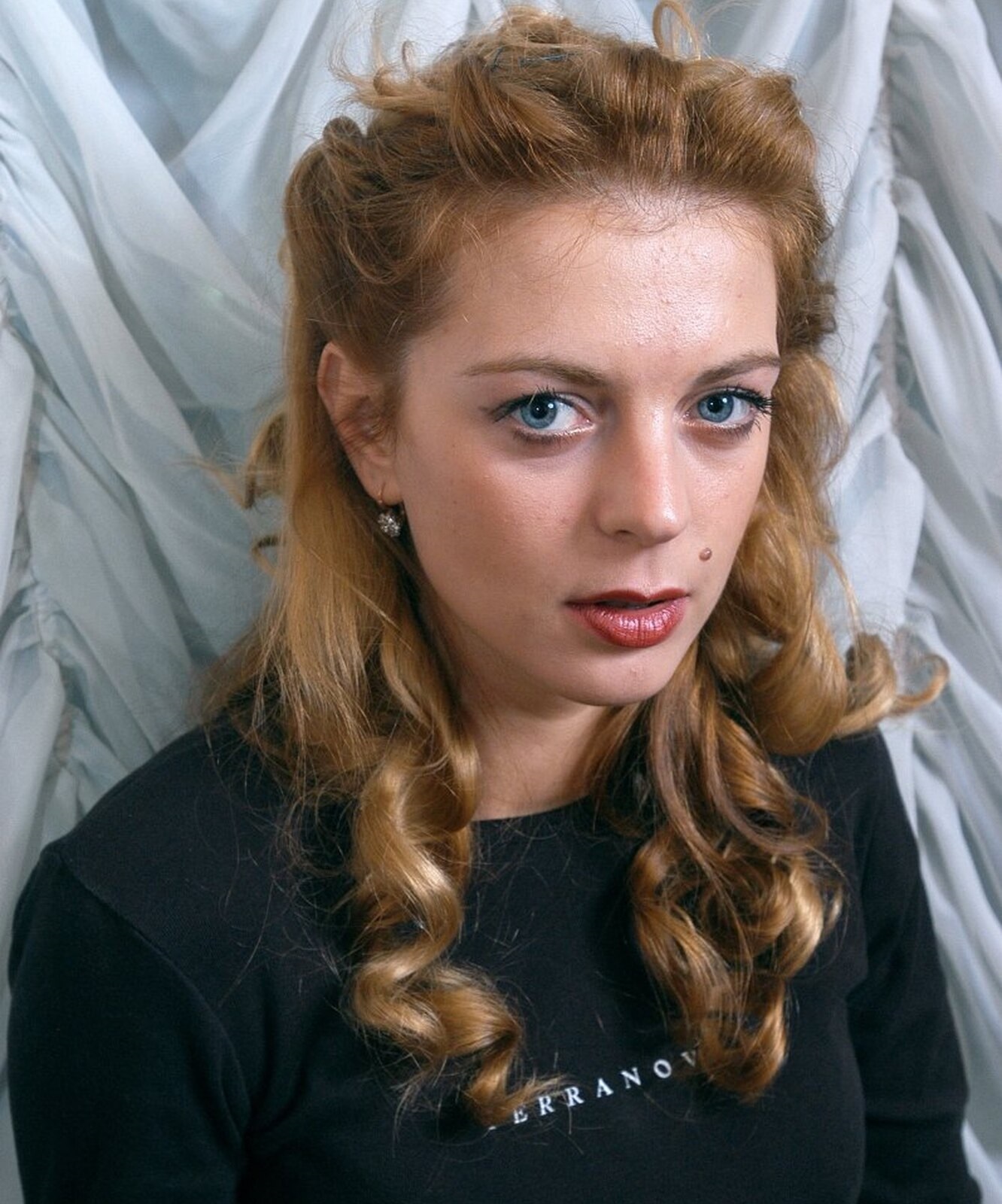Потеряла сына, дважды справилась с онкологией и родила дочку. Куда пропала актриса Кристина Кузьмина