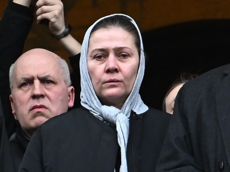 Отправила маму доживать в дом престарелых, считала Миронова своим отцом. Как сейчас живёт Мария Голубкина