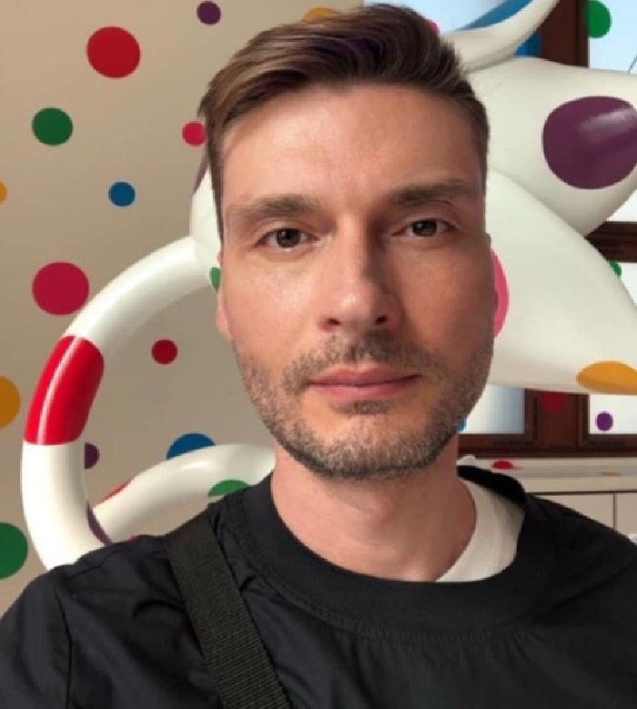Променял личную жизнь на заботу о родителях. Как выглядит и чем занимается единственный сын Бориса Щербакова