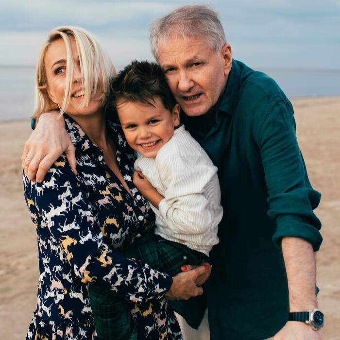 Родила ребенка в 46 лет от известного актера, которого долго скрывала. Как живет Анна Легчилова и как выглядит её сын