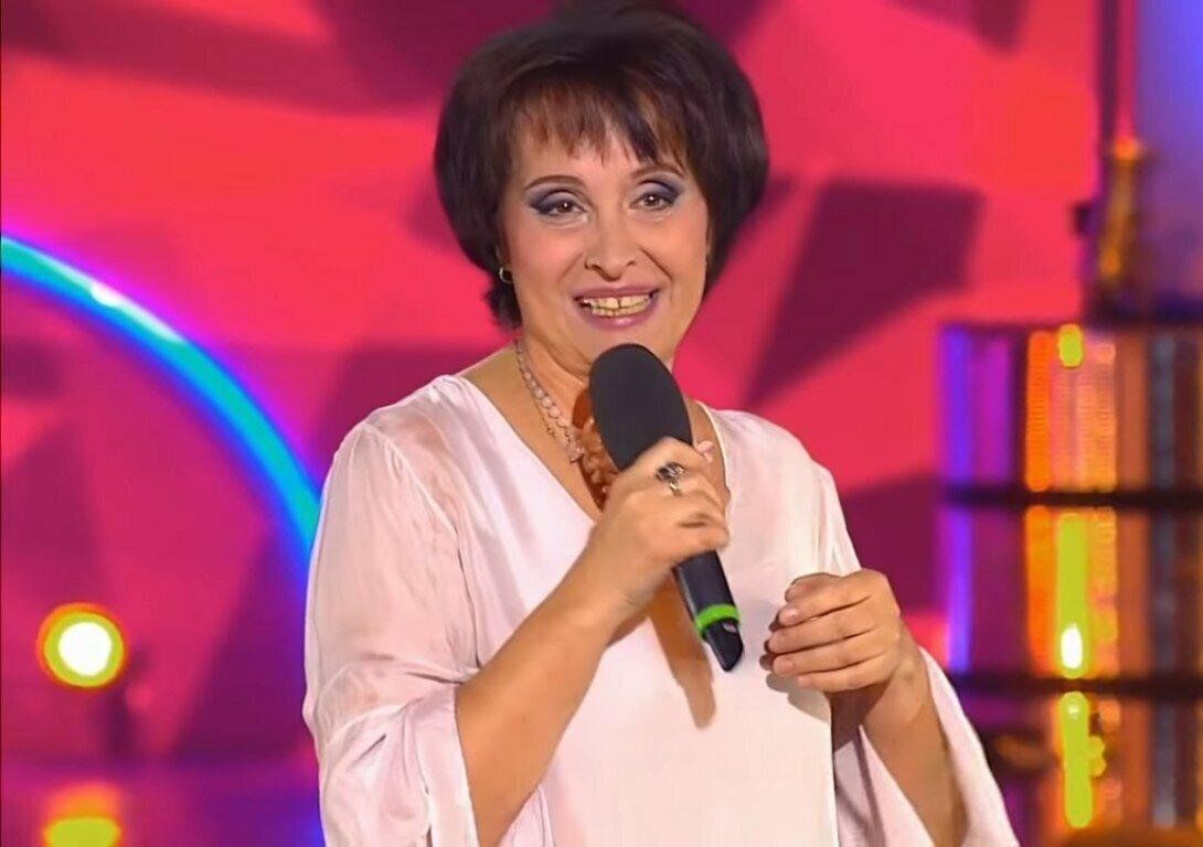 Верный муж, две дочки и тяжелая болезнь. Как выглядит семья Светланы Рожковой и что сейчас с артисткой