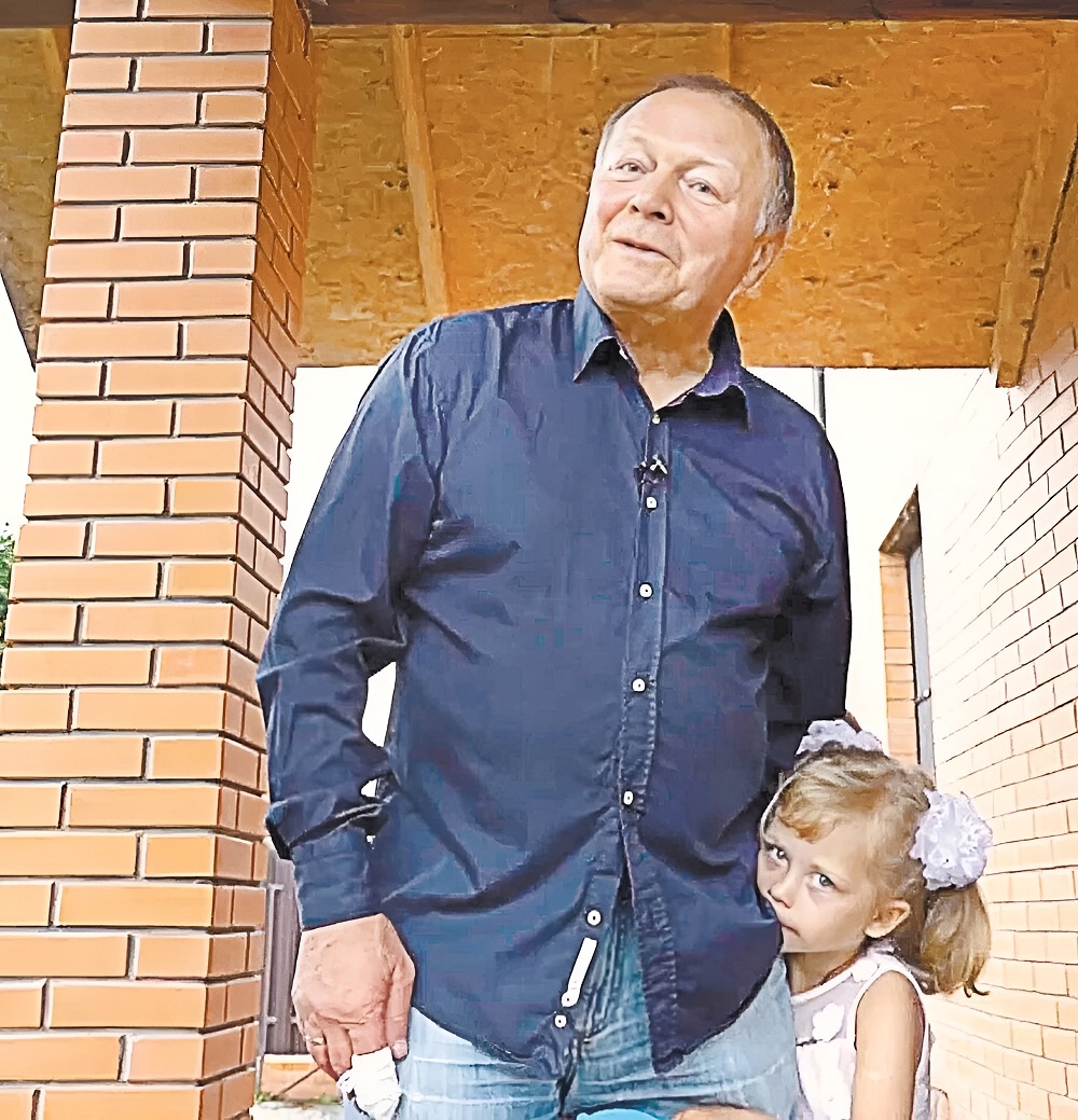 В 69 лет у Бориса Галкина родилась дочь: Как сейчас выглядит 9-летняя Аня Галкина