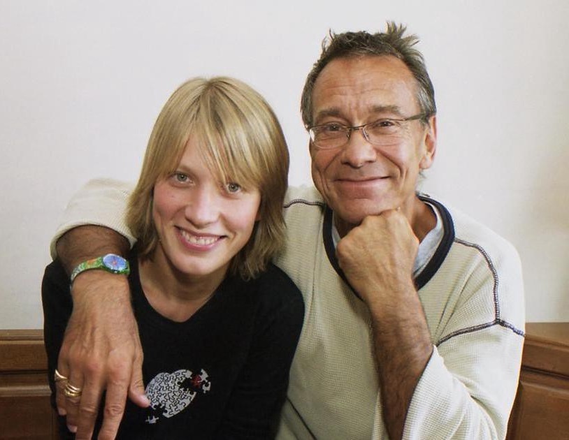Родила дочь втайне от Андрея Кончаловского, а он узнал о ребенке через 17 лет. Как живет Ирина Бразговка и ее дочери