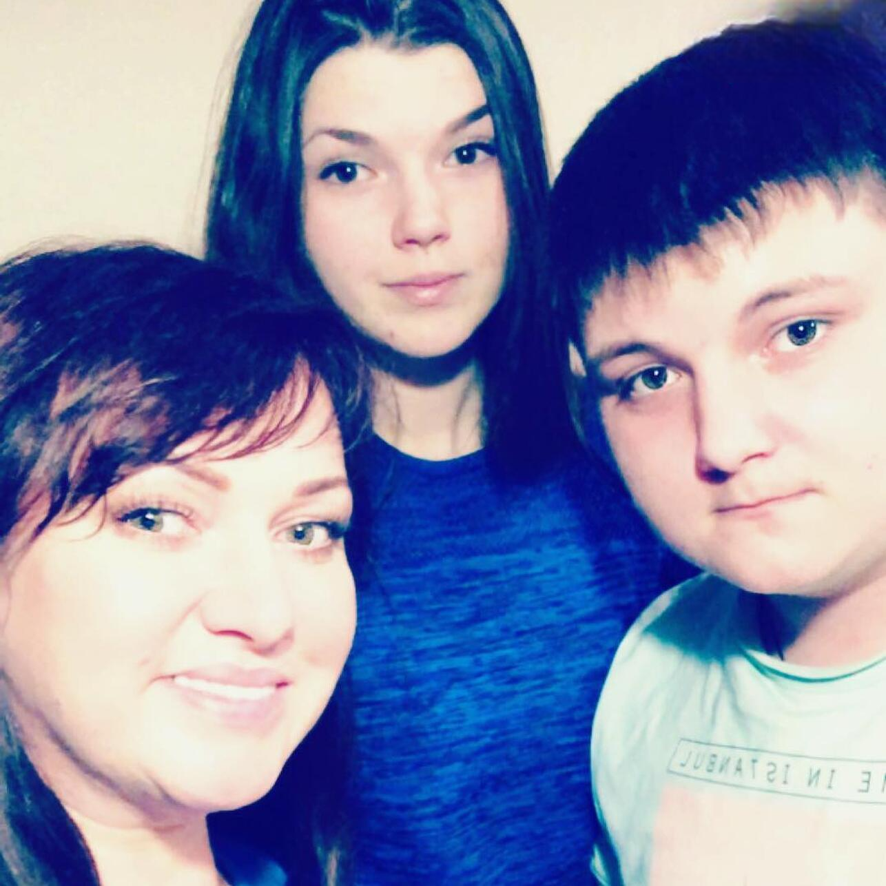 После 20 лет брака ушла к другому и стала бабушкой: как выглядят сегодня сын и дочь Ольги Картунковой
