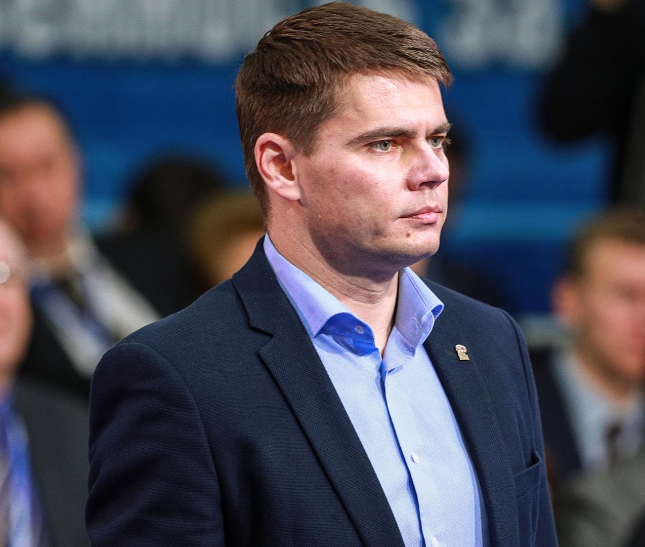 Развелся после 26 лет брака, скрывал жену и сыновей много лет: Сергей Боярский и его новая семья