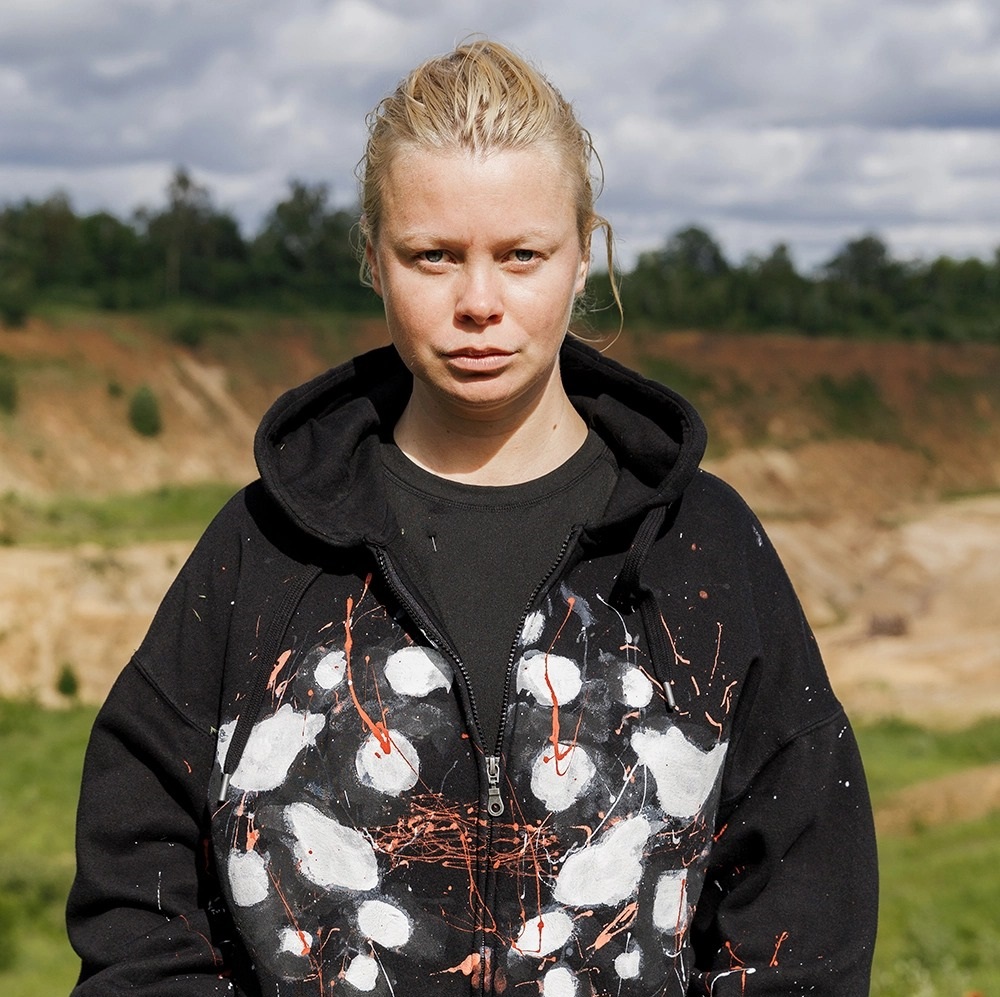 В 40 лет начала жизнь заново: бросила пить, похудела на 17 кг и пересадила волосы. Как живет Евгения Осипова