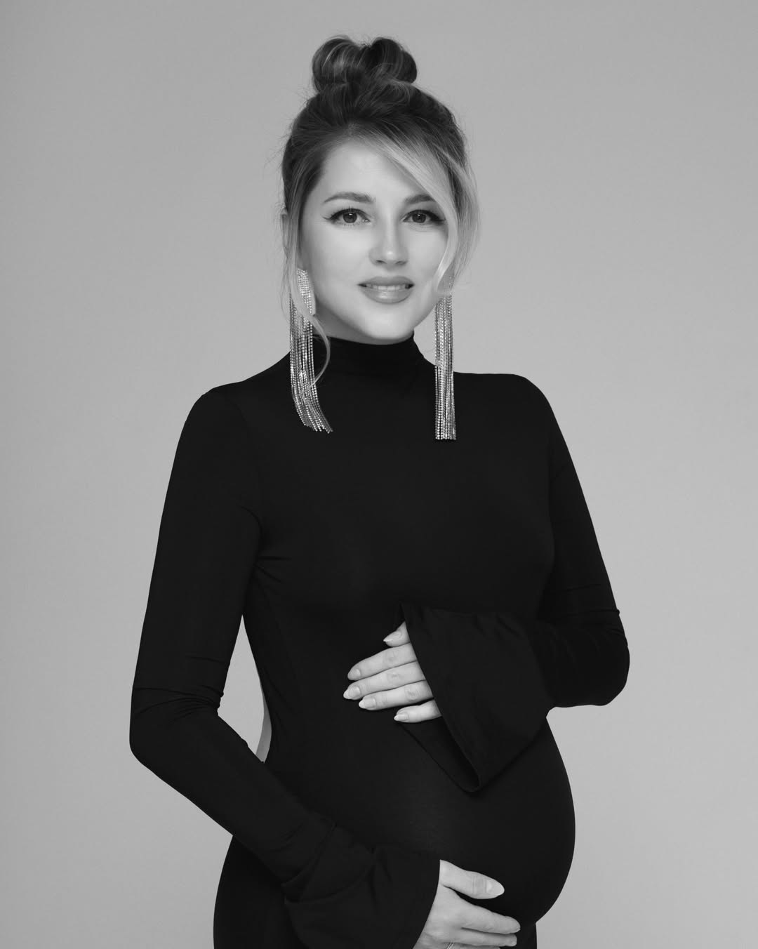 Стала мамой второй раз и показала, как вырос старший сын. Почему Анна Михайловская скрывает отца ребенка