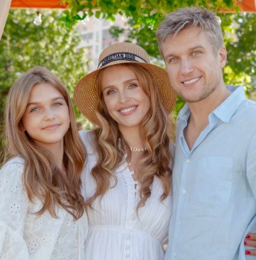 14-летняя дочь - копия мамы стала моделью, сына долго скрывали. Как выглядят дети и жена Анатолия Руденко