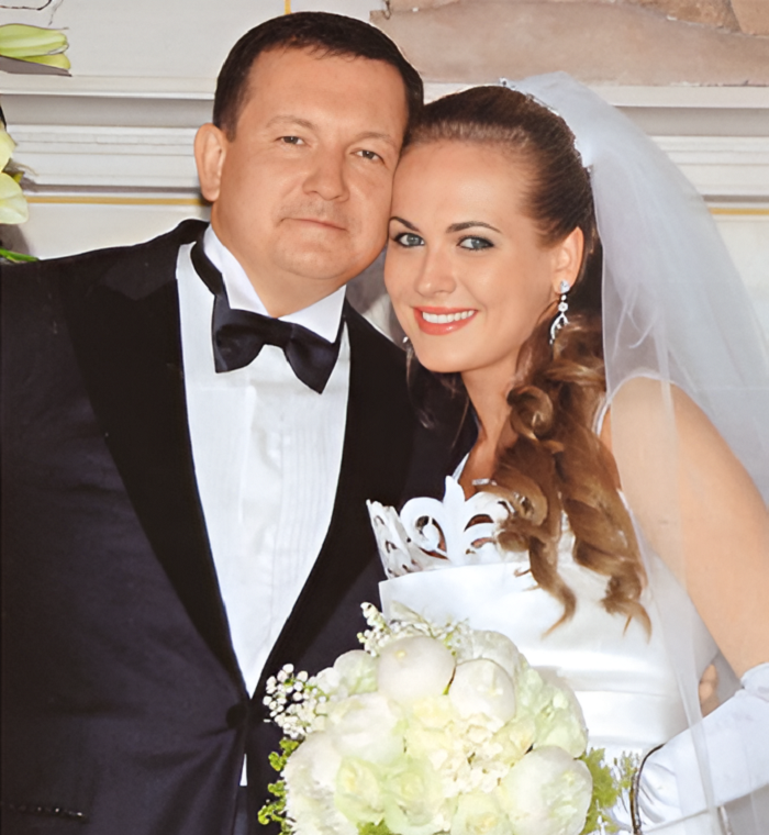 Муж - миллионер выставил из дома, в 42 года одна без детей: Красавица Анна Горшкова и ее громкие романы