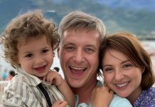 Жена моложе почти на 20 лет, трое детей и развод с актрисой: Как выглядит семья актера Александра Макогона
