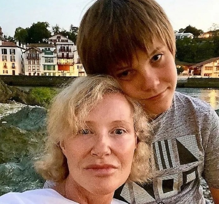Уже 18 лет. Испанская бабушка заменила ему маму. Как выглядит сын Константина Хабенского и чем занимается