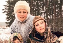 В 50 лет осталась одна с двумя детьми. Эльвира Болгова и ее красавицы — дочки от разных мужей.