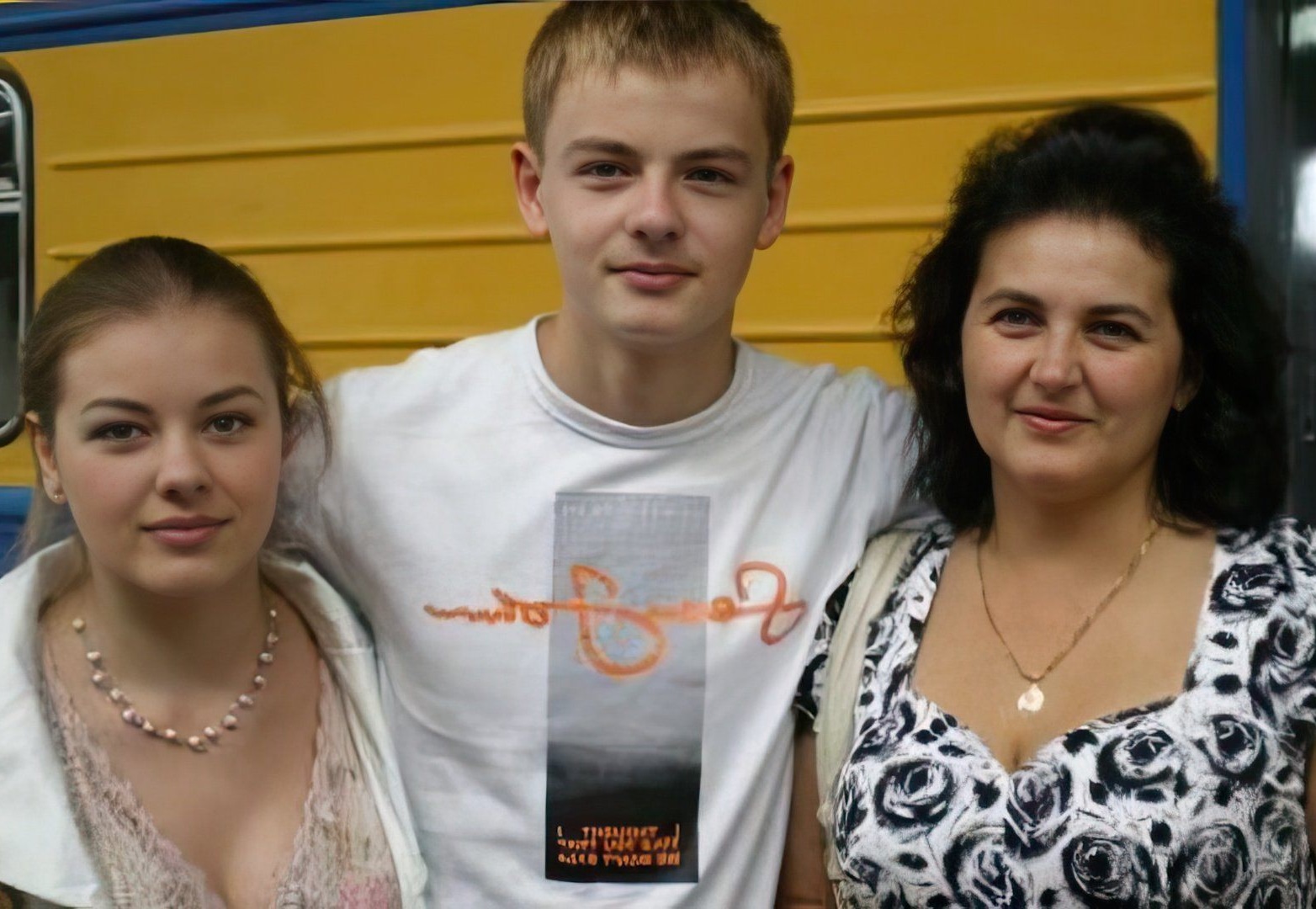 Возвратилась из Китая беременной от актера, родила дочь будучи студенткой. Личная жизнь Олеси Фаттаховой