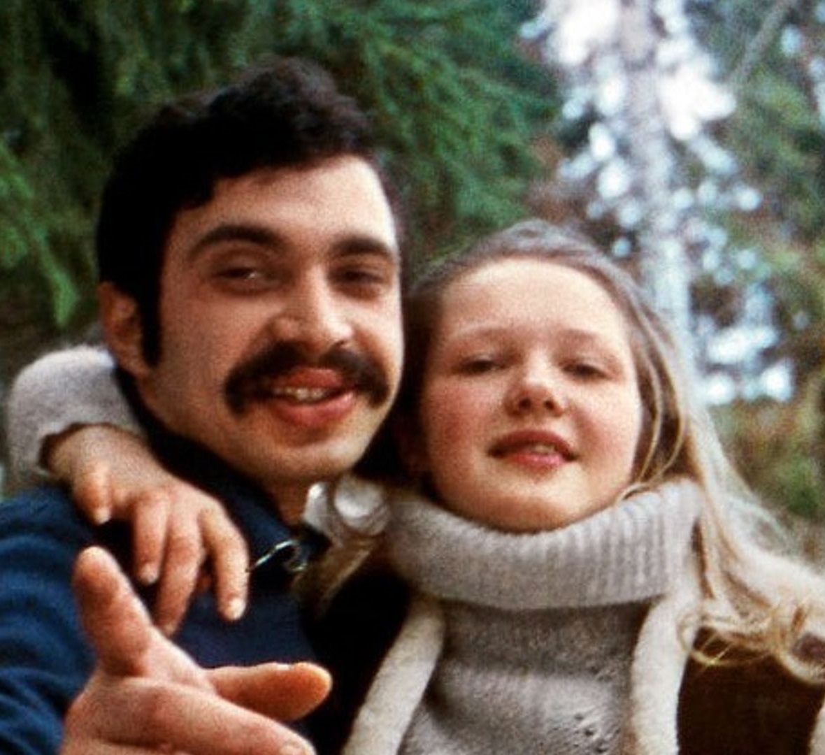 Отказалась от матери в детстве, а сейчас ей уже 53 года. Судьба старшей дочери Елены Прокловой Арины Мелик-Карамовой
