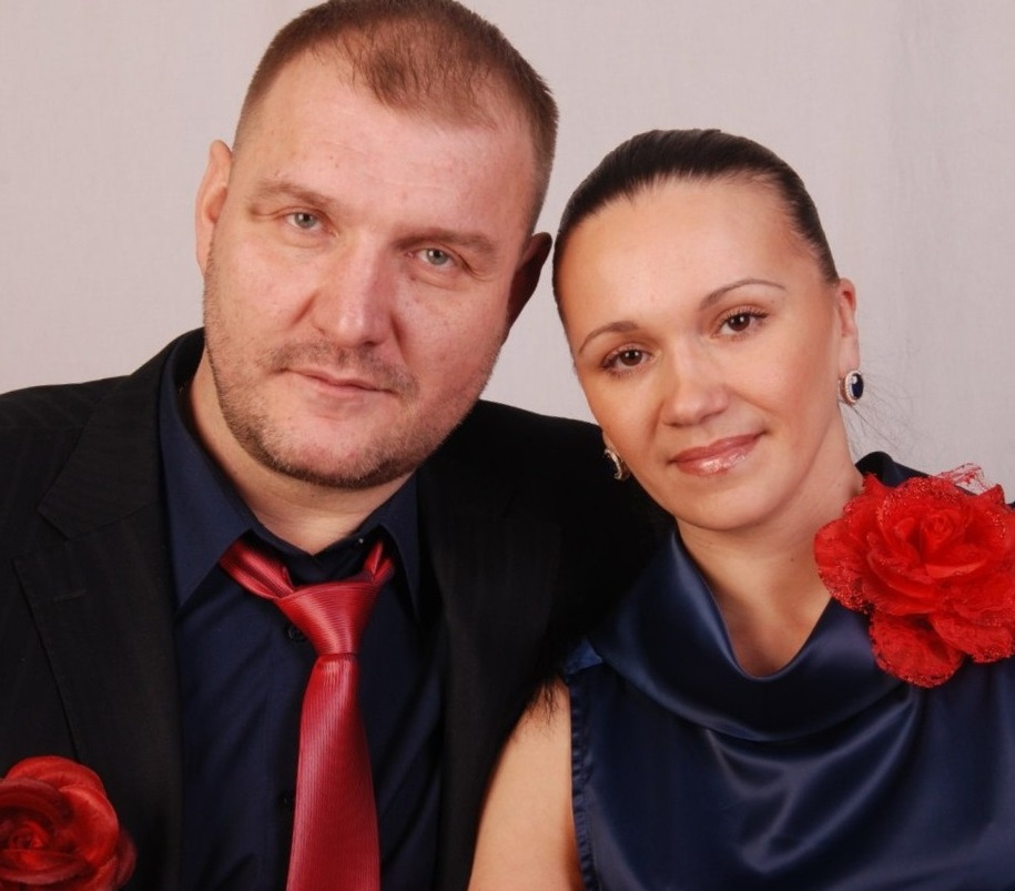 Играет жестких мужчин, а дома нянчится с чихуахуа: каким оказался Дмитрий Быковский в жизни