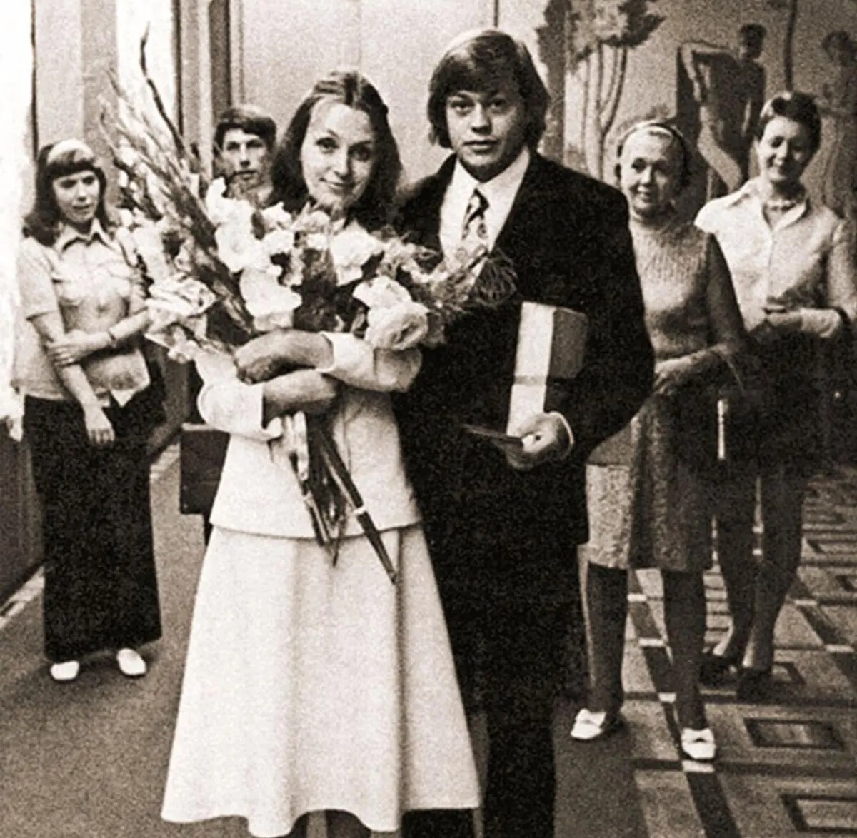 Уехала в Дубай и нашла себе молодого ухажёра. Как сейчас живет Людмила Поргина вдова Николая Караченцова