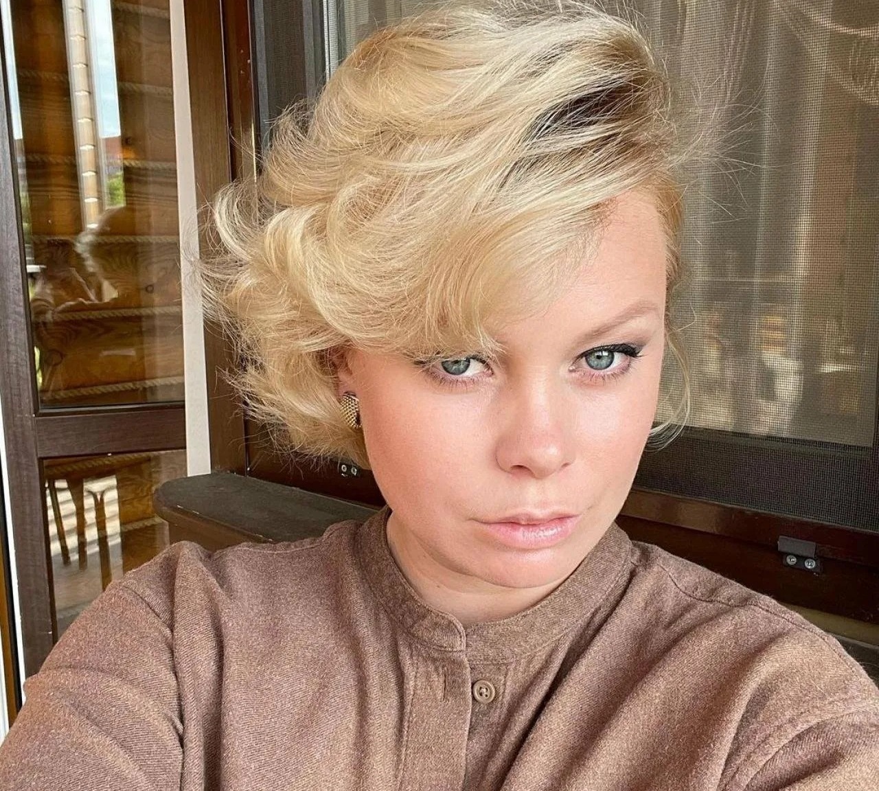 В 40 лет начала жизнь заново: бросила пить, похудела на 17 кг и пересадила волосы. Как живет Евгения Осипова