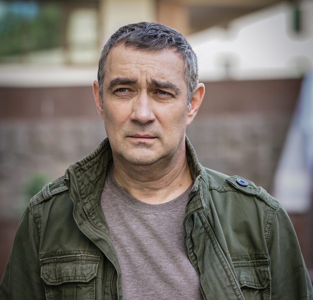 35 лет вместе с единственной женщиной и две дочки-красавицы. Как выглядит семья Константина Юшкевича