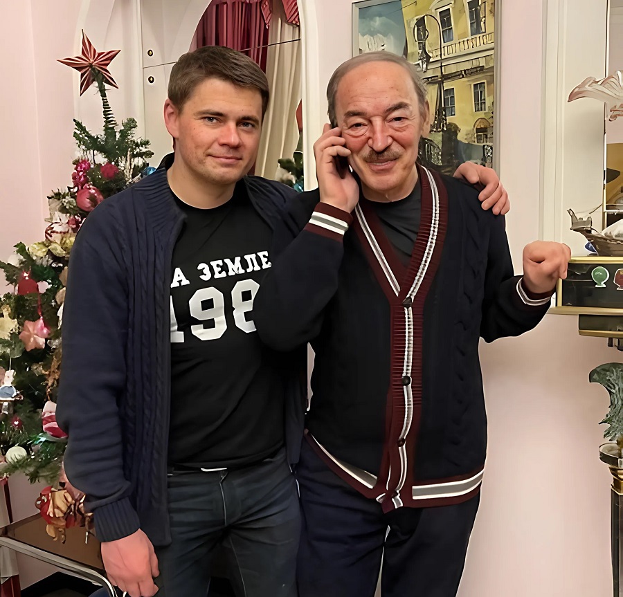 Развелся после 26 лет брака, скрывал жену и сыновей много лет: Сергей Боярский и его новая семья