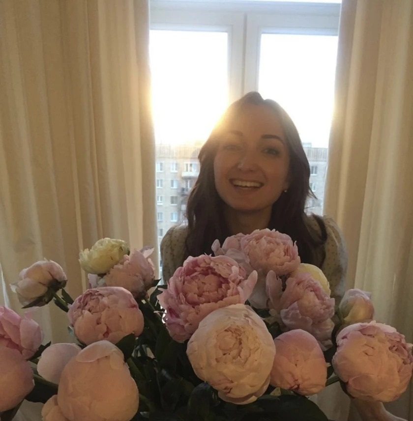 Падчерица Дмитрия Маликова, о которой молчит певец. Как сейчас живет 41-летняя Ольга Изаксон
