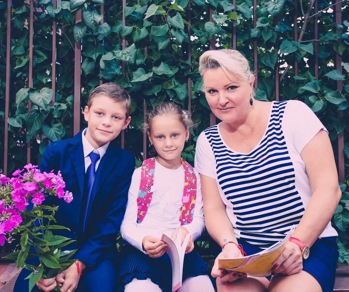 Прошло 13 лет, как Маргарита Суханкина усыновила двоих детей. Какими выросли сын и дочь певицы