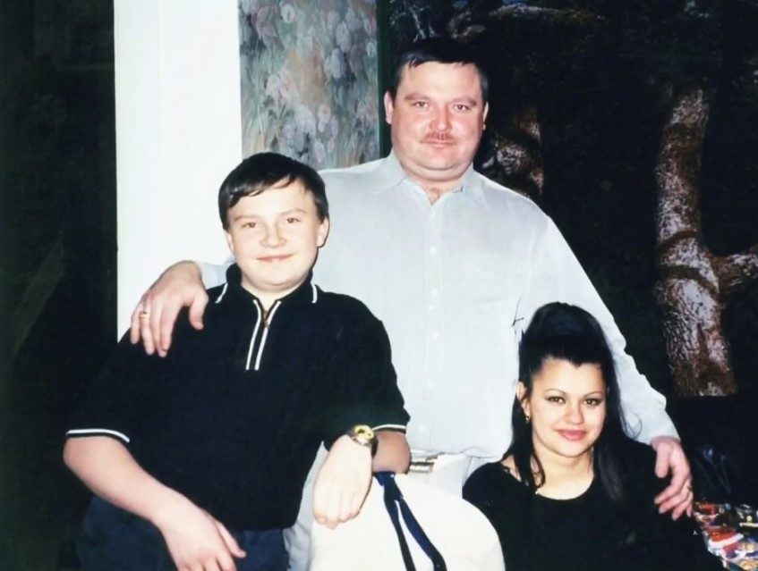 В 26 лет стала вдовой с тремя детьми: Как живет Ирина Круг и её дети