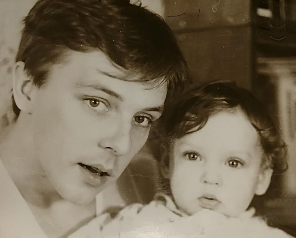 Отец и дед - знаменитые актеры, вышла замуж в тайне от всех, в 40 лет без детей. Как живет дочь Алексея Нилова