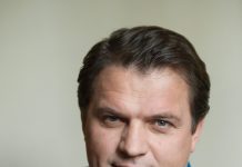 Заметно постарел и остался без работы: Как живет 58-летний Андрей Биланов и как выглядят его дети