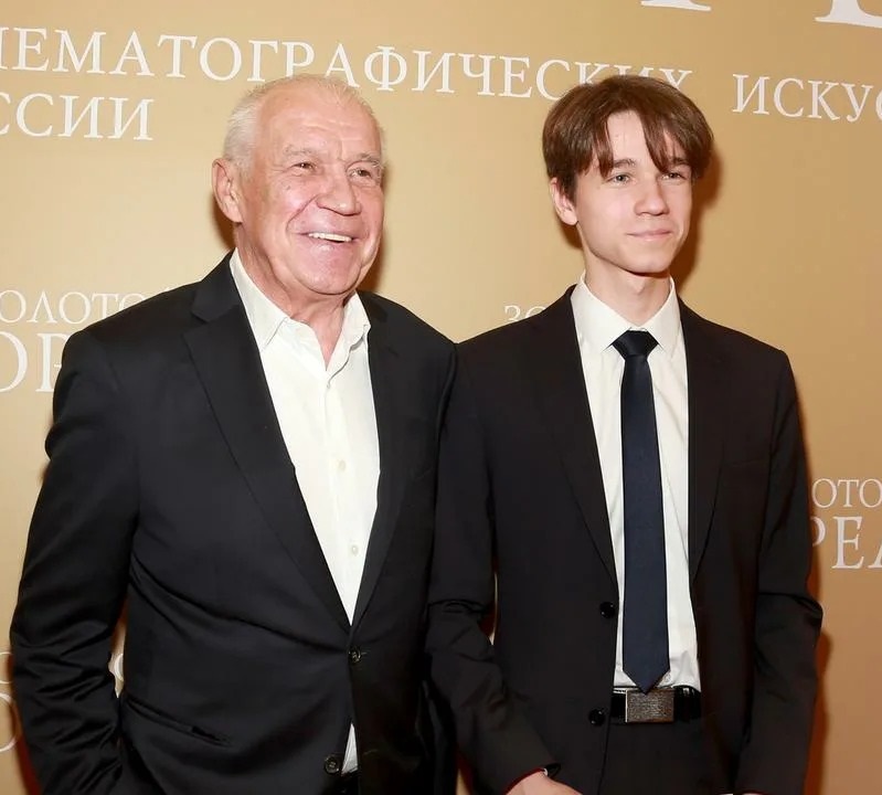 Поздний сын младше дочери на 18 лет. Как выглядят дети Сергея Гармаша и чем они занимаются?
