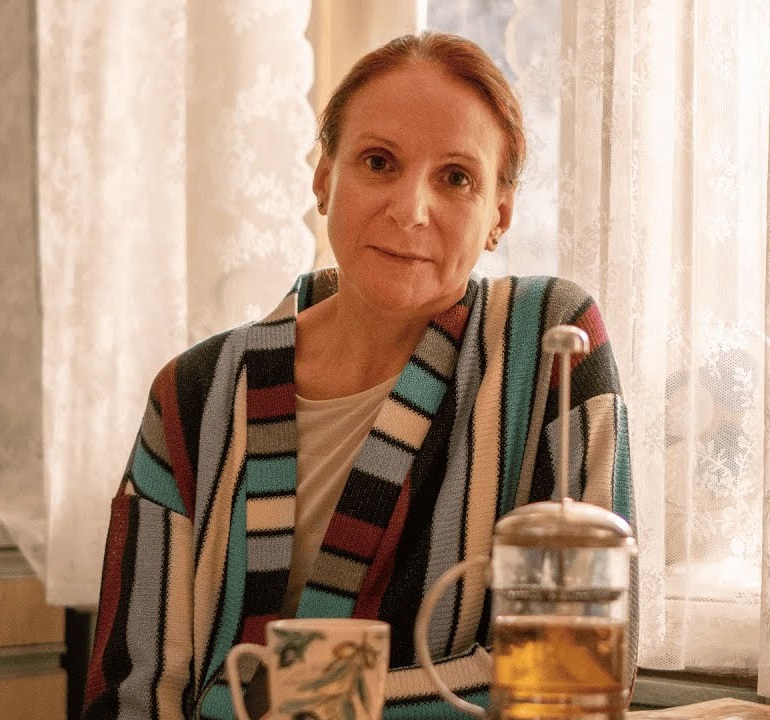 Потеряла ребёнка и сильно изменилась. Как сейчас живет актриса из "Сватов" Людмила Артмьева