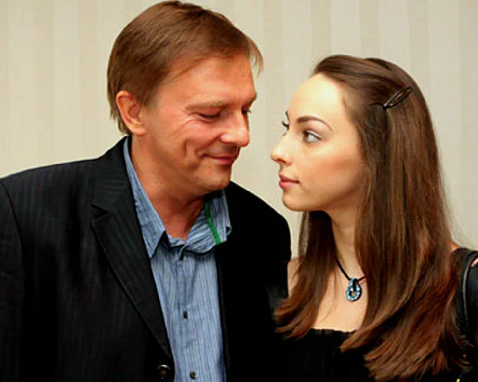 Отец и дед - знаменитые актеры, вышла замуж в тайне от всех, в 40 лет без детей. Как живет дочь Алексея Нилова
