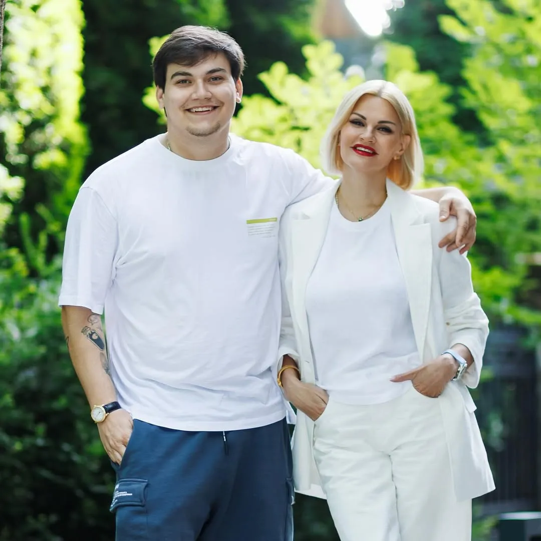 В 26 лет стала вдовой с тремя детьми: Как живет Ирина Круг и её дети