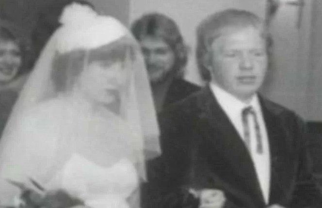 Потерял маму и отчима от рук бандитов. Дочь и сын от разных женщин. Куда пропал певец Сергей Крылов