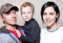 Роман с Шелест или крепкая дружба? Ушёл от жены и сына после 20 лет брака. Как живет Антон Комолов