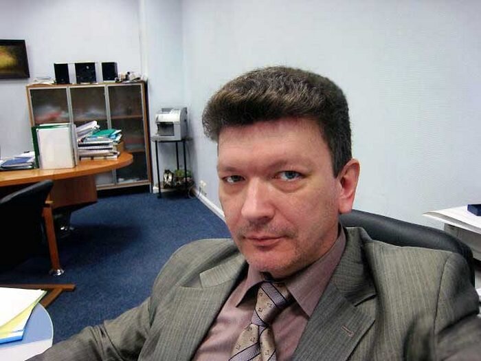 Каким вырос внук Георгия Буркова и Петра Вельяминова, который в 33 года живет с мамой и бабушкой.