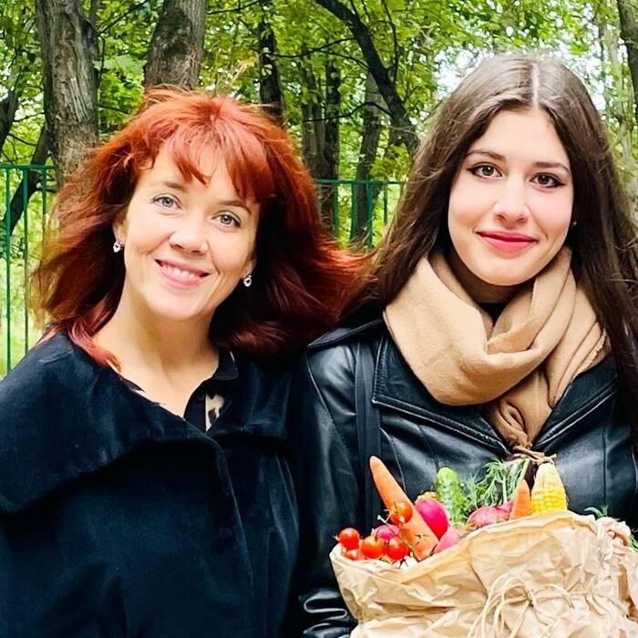 В 20 лет вышла замуж за режиссера на 27 лет старше: Муж и две дочки актрисы Людмилы Свитовой