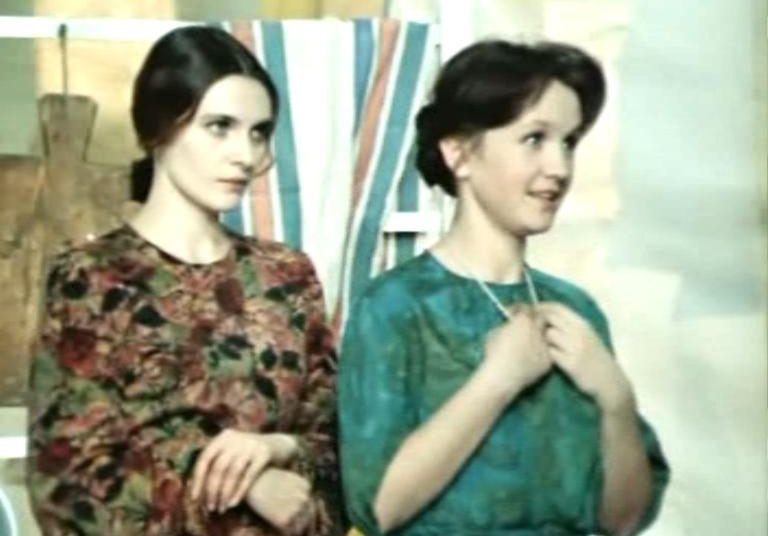 Ей 73 года. Не стала жить в тени знаменитой сестры, оставила кино ради простой работы и выбрала семью. Судьба Ирины Варлей