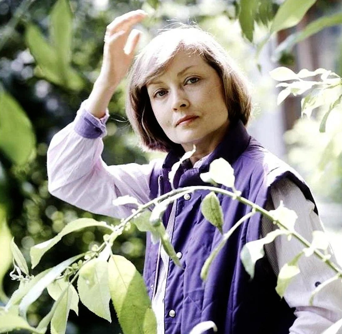 Вышла замуж за француза, 55 лет прожила с будущим министром, а потом нашла опору в сыне подруги: судьба Жанны Болотовой