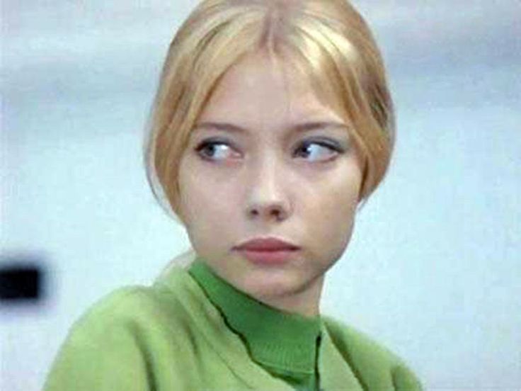 Лишилась карьеры и двоих детей, а муж хочет отнять квартиру: как живёт 75-летней Светлана Смехнова