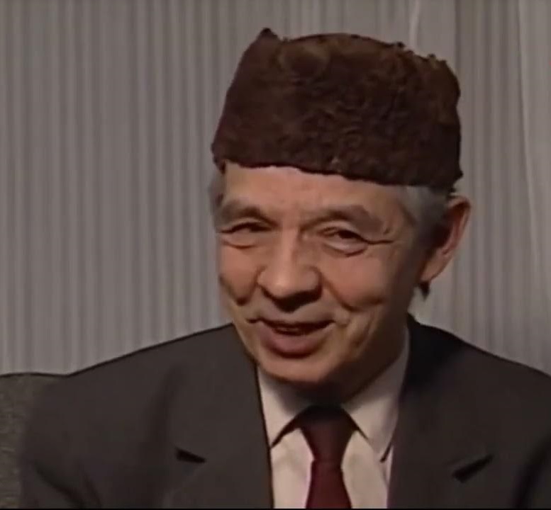 Пошёл по стопам отца, а потом исчез. Что стало с 69-летним сыном "Василия Алибабаевича" спустя 21 год после ухода отца
